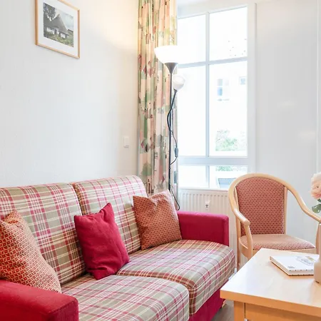 Mit Balkon Ostseenah In Apartment